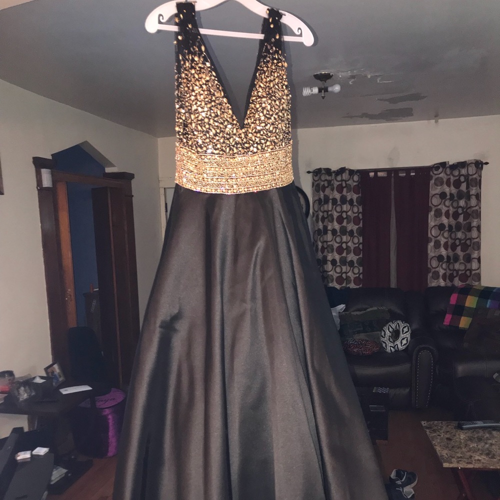 Prom Dress!! - Picture 2 of 5